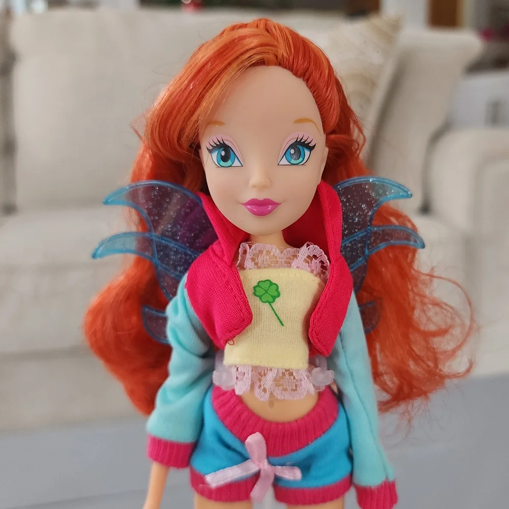 Rainbow Winx Club Love & Pet Bloom Fairy Doll Butterfly Italian Version Blonde - Picture 3 of 7